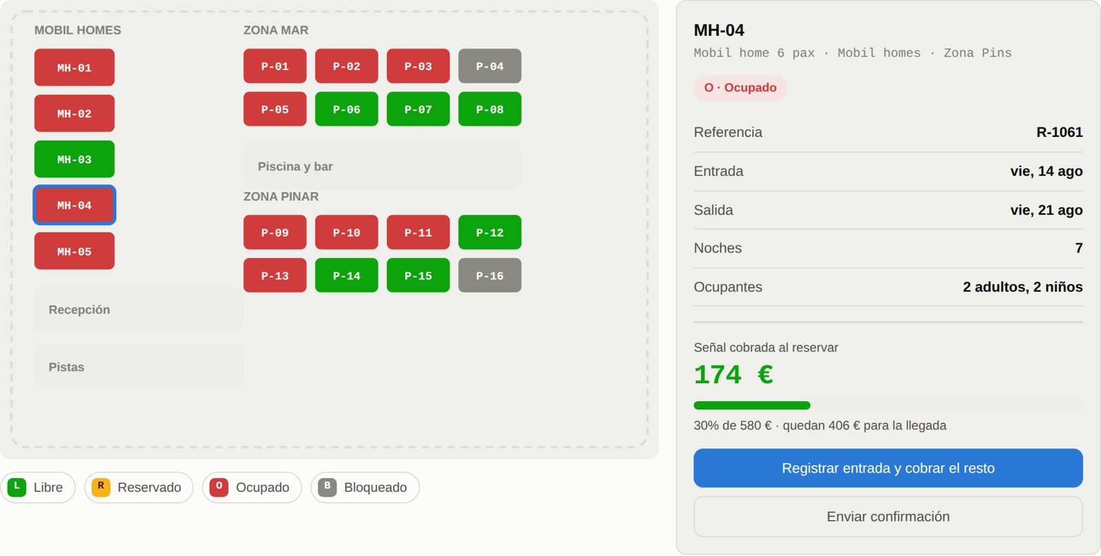 Mapa del camping con las parcelas coloreadas según su estado y la ficha de una reserva al lado